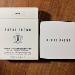 Bobbi Brown Vitamin Enriched Powder in Black and White